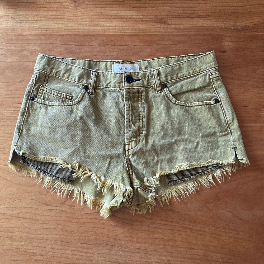 Stylish Tan Frayed Women Shorts